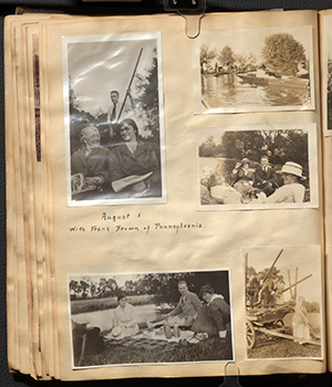 /images/penfieldfonds/med/pen_photograph_album_1919_1927_pg029.jpg