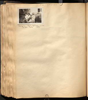 /images/penfieldfonds/med/pen_photograph_album_1919_1927_pg077.jpg