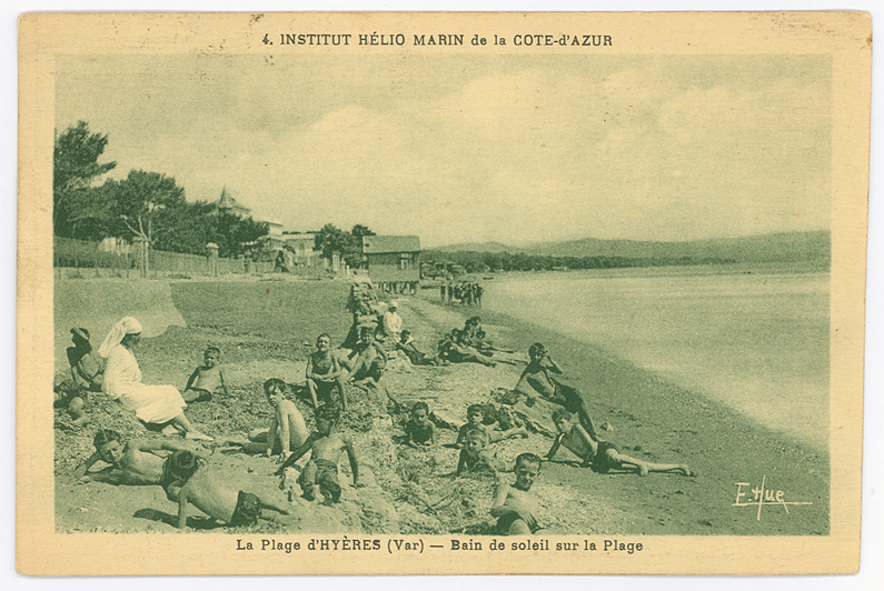 sunbath_on_beach_institut_helio_marin_1928-postcard