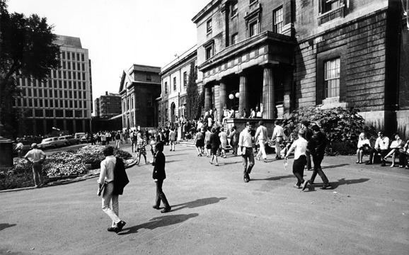 Students in front of the Arts and Stephen Leacock Buildings (1970)