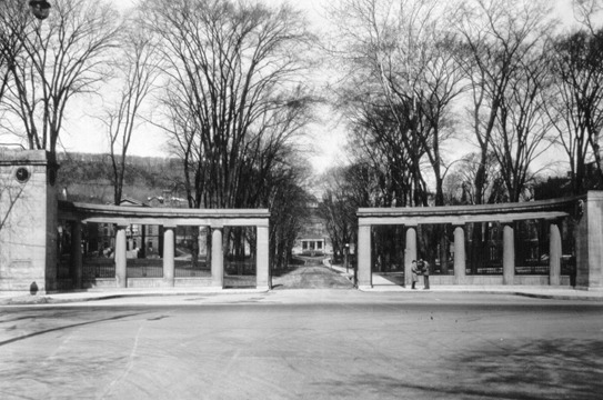 Roddick Gates