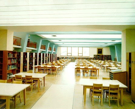Interior view of library, Macdonald College (1966)