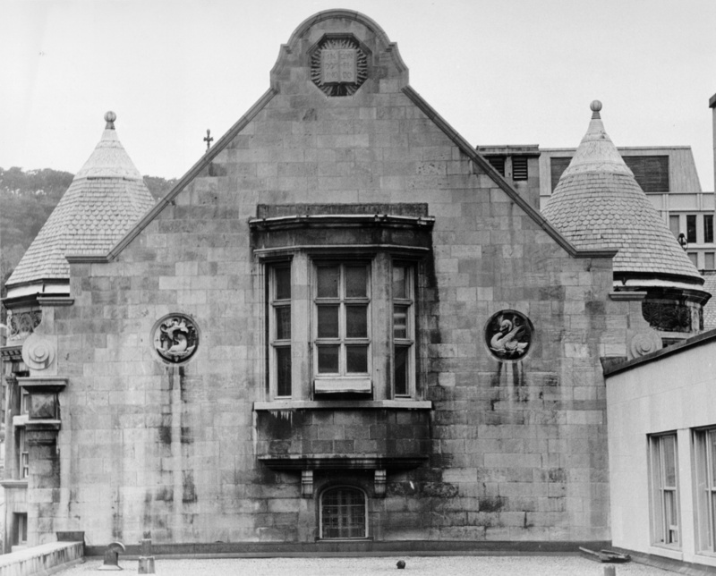 Details of swan and dolphin - Nobbs' extension