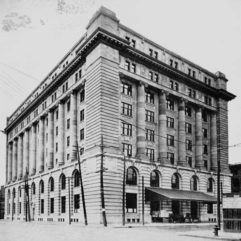 Photograph (c. 1916) from Construction 9:11 (Nov. 1916) 289.