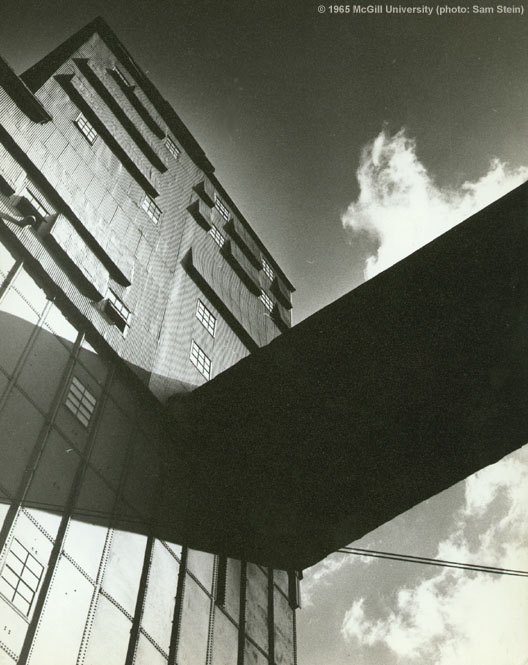 Working house and gallery to storage addition (c. 1965); from Sam Stein, Montreal Harbour Grain Elevators. Montreal: McGill University. School of Architecture, 1965. Unpublished Student Paper.