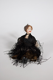 P25_Italian_woman_black_shawl-puppet